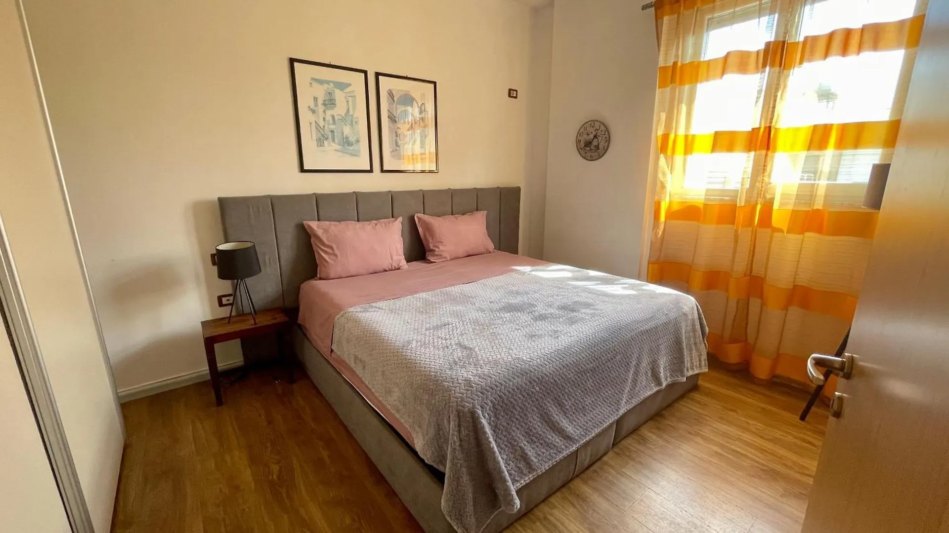 Apartament 21° Bs Pazari City Center Comfort Tirana 0*,